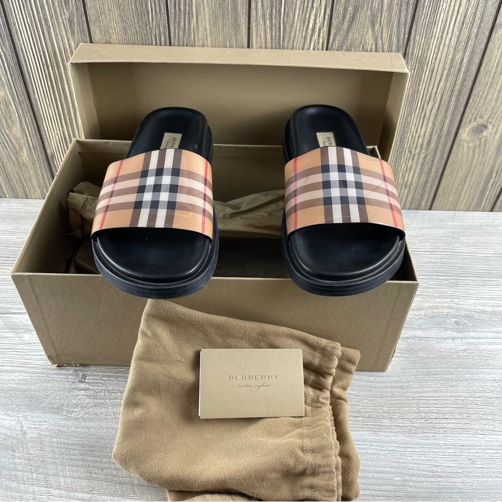 Burberry Women's Furley House Check ASHMORE  Slides Size: EUR: 38